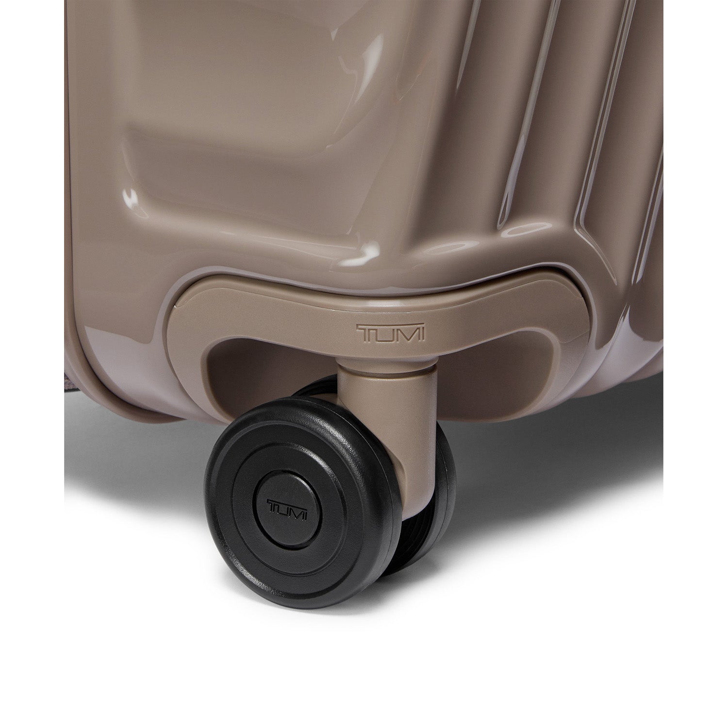 19 Degree Extended Trip Expandable 4 Wheel P/C