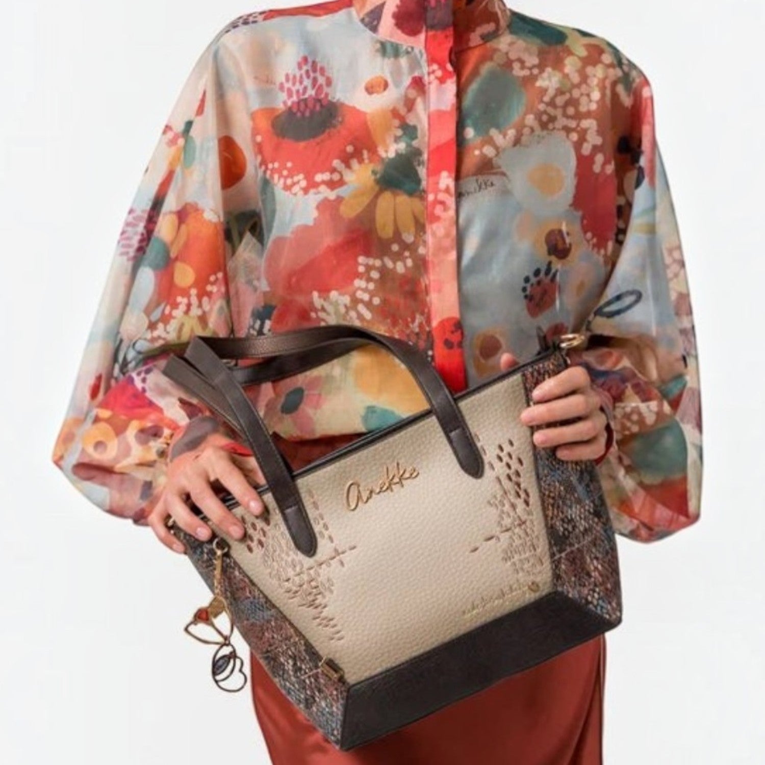 Lieblingstasche shoulder bag in beige and brown with decorative stitching and snake-skin texture details