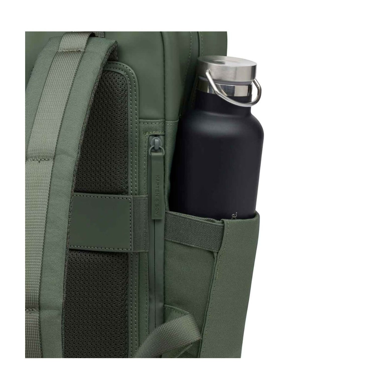 Lieblingstasche Bergen Pro backpack in olive green featuring a side pocket with a black insulated water bottle