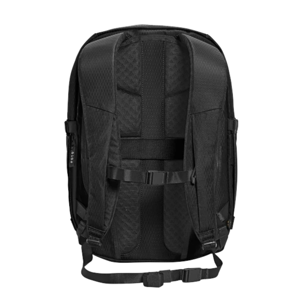 Lieblingstasche eoto Midi20 black backpack showing padded shoulder straps and breathable back panel