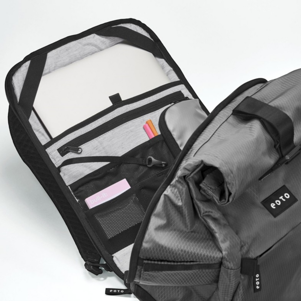 Lieblingstasche eoto Rolly32 grey rolltop backpack interior with laptop compartment and organizer pockets