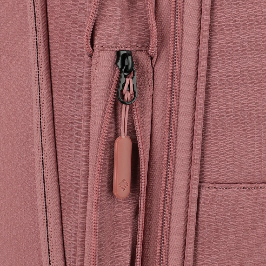 Lieblingstasche KICK OFF trolley suitcase in dusty rose with a durable textured fabric and a secure zipper closure.