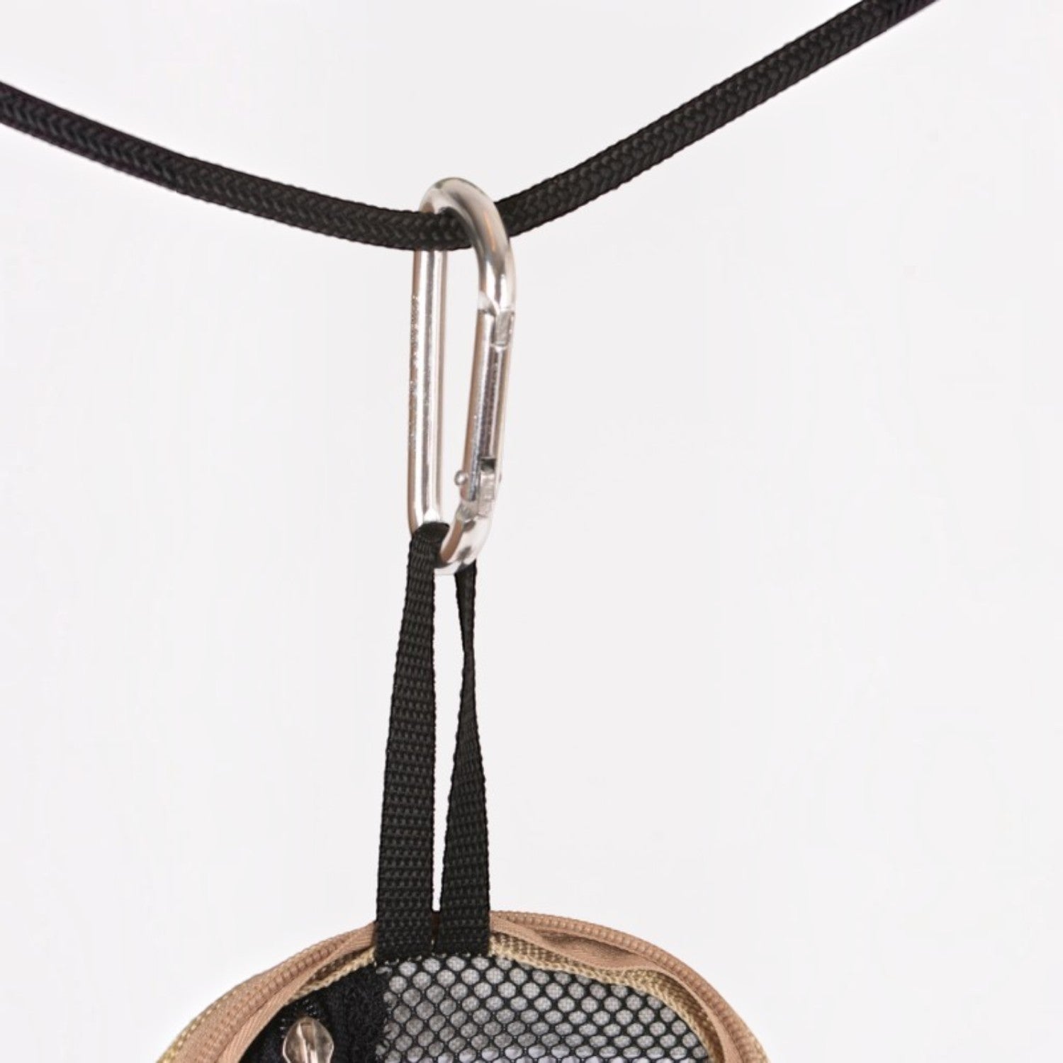 Lieblingstasche Matrose XL bag detail featuring a silver metal carabiner attached to a black rope and beige fabric