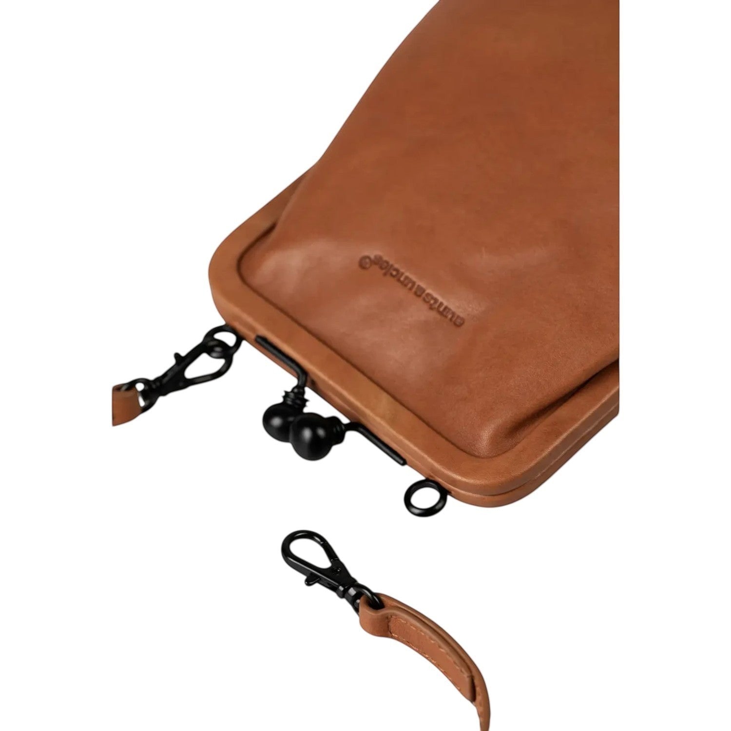 Lieblingstasche aunts & uncles Mrs. Sugar Pop vintage brown leather bag with black clip clasp and detachable strap