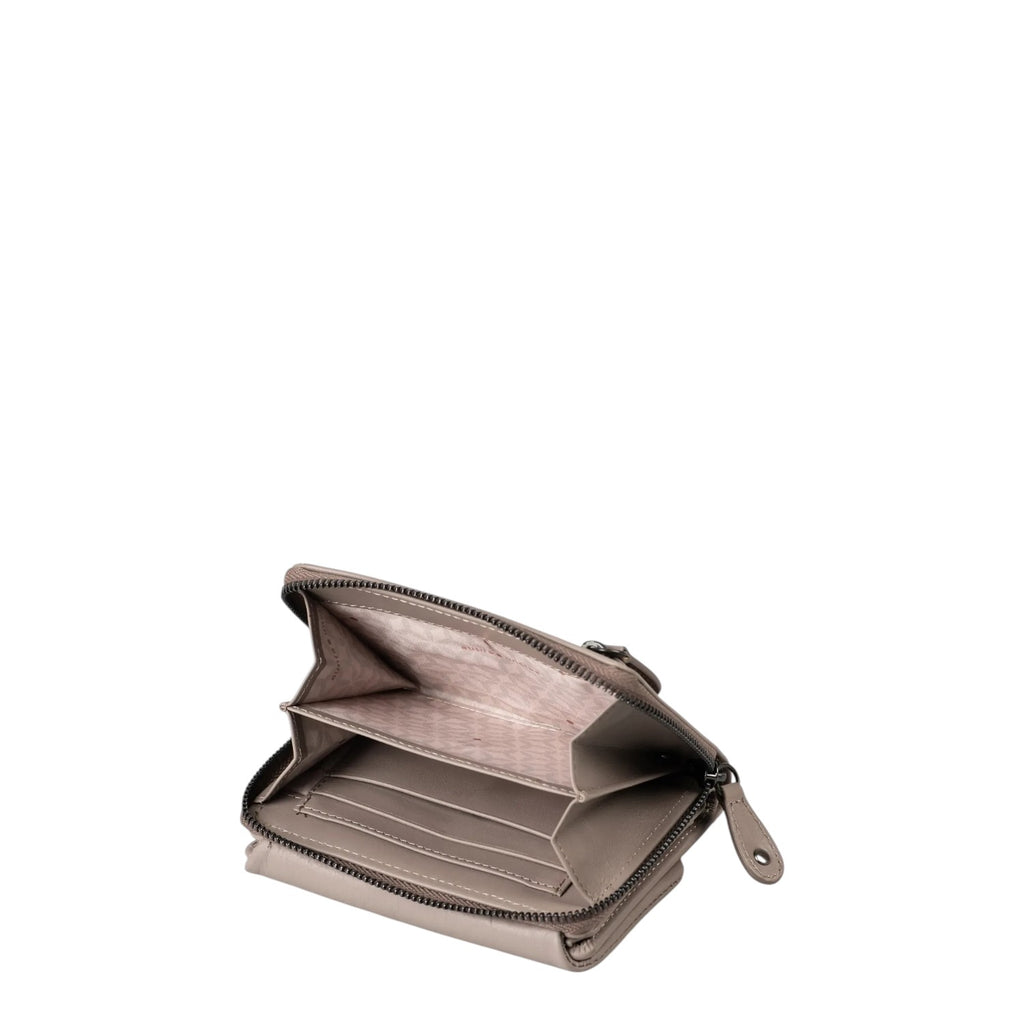 Lieblingstasche Myrtle taupe leather wallet with zip closure and interior card slots