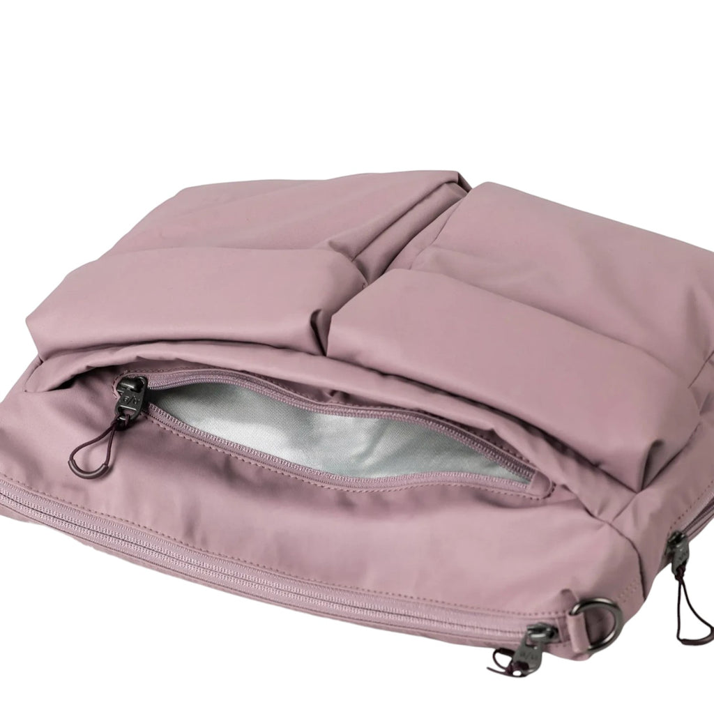 Lieblingstasche Omono RE lite mauve crossbody bag with multiple front pockets and silver interior lining