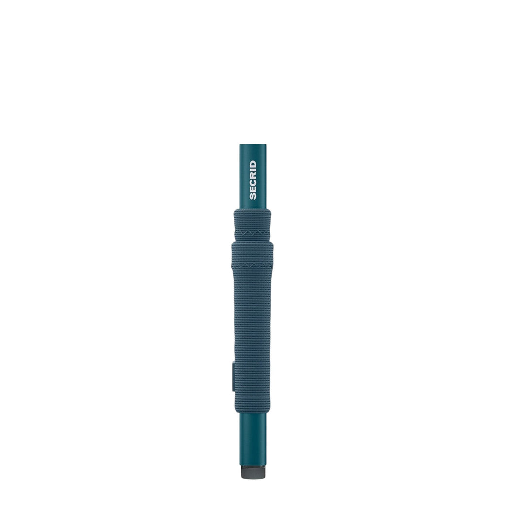 Lieblingstasche Secrid Flexwallet in teal with a flexible powernet textile sleeve and integrated card protector