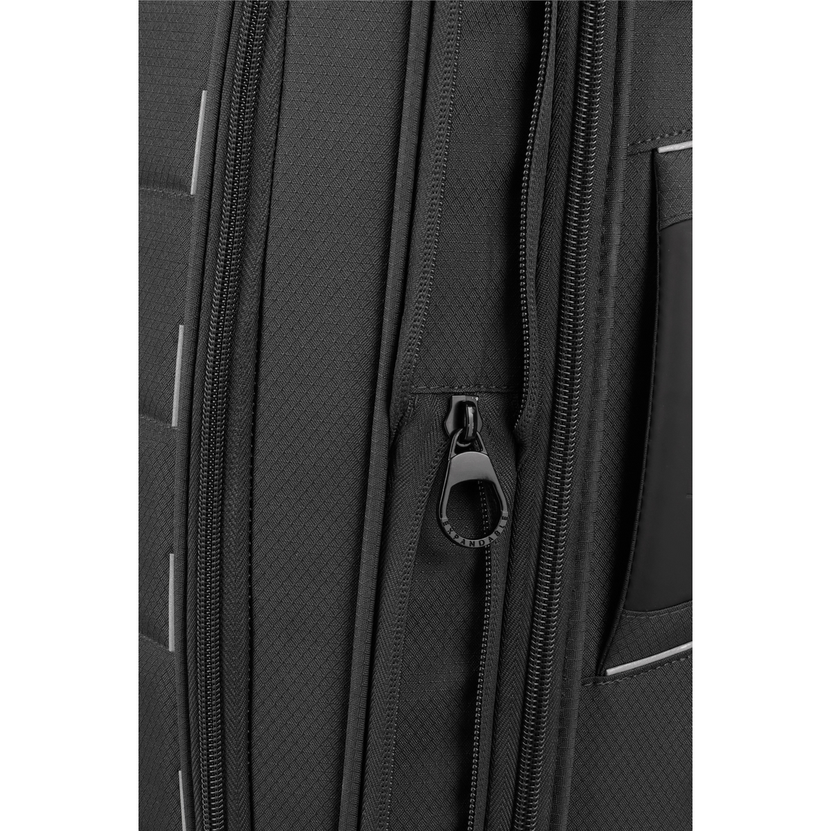 Close-up of the black Lieblingstasche Skaii Trolley 2W Hybrid S showing the expandable zipper and durable fabric