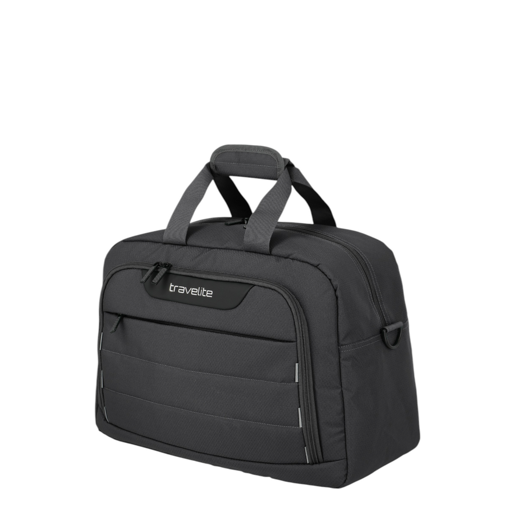 Lieblingstasche Skaii Weekender travel bag in black with front zip pocket and durable carry handles