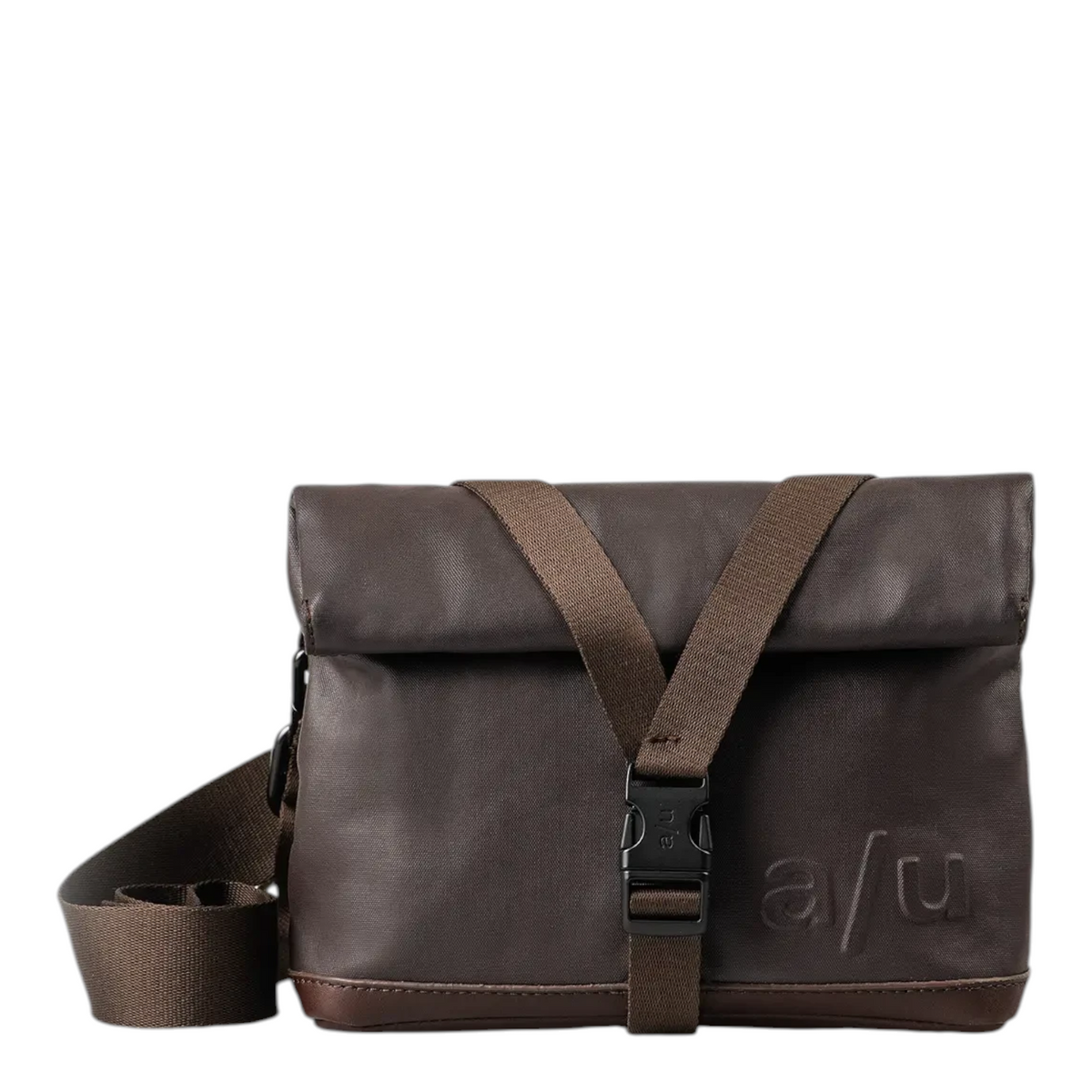 Lieblingstasche Tsu brown roll-top crossbody bag with adjustable strap and buckle closure