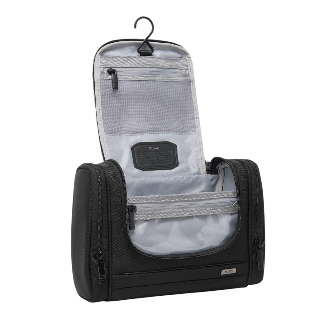 Lieblingstasche Tumi Alpha hanging travel kit in black ballistic nylon with multiple interior storage compartments