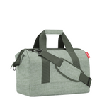 Lieblingstasche Allrounder M travel bag in light green water-repellent polyester with padded shoulder strap