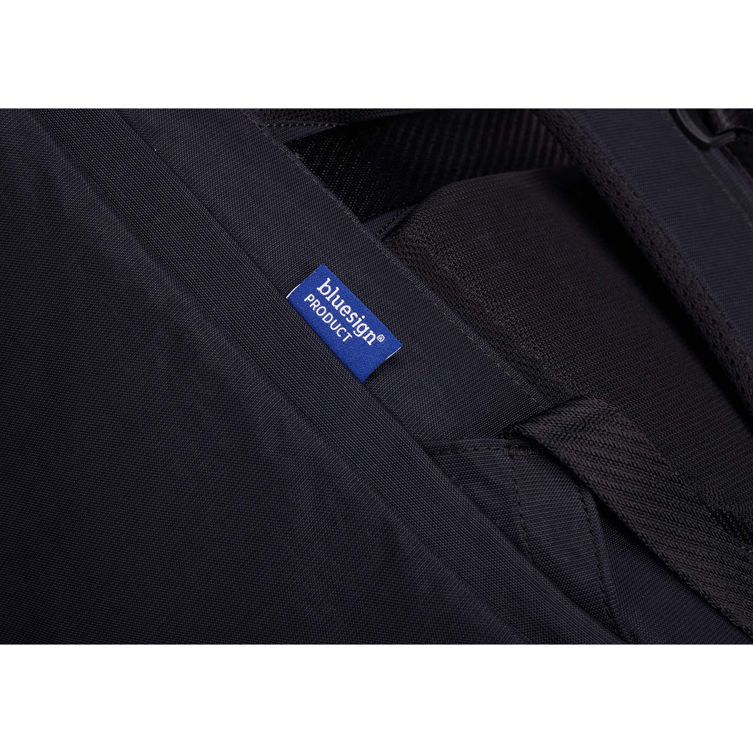 Thule_Paramount-Backpack-27l-3205014-black-15