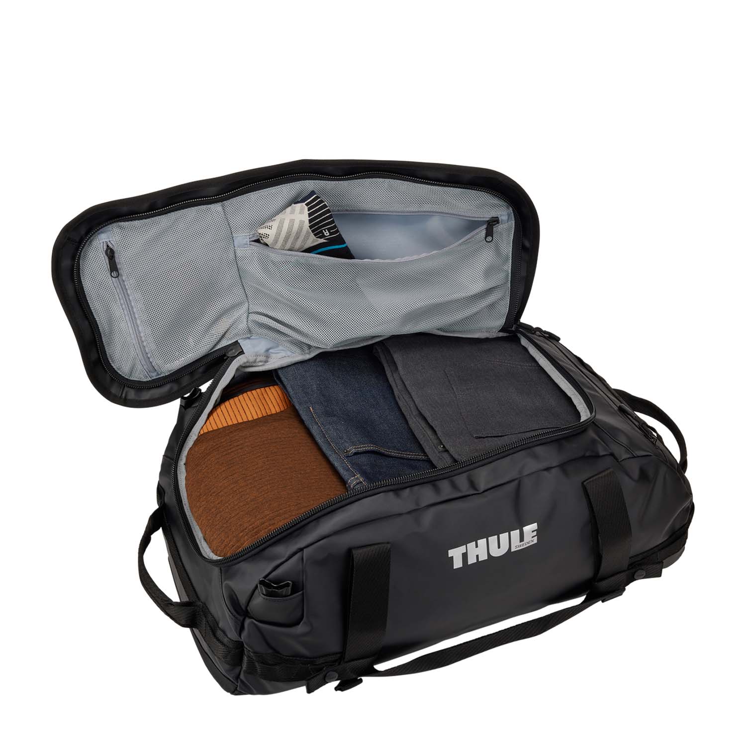 THULE_CHASM-40L-Duffle_3204989_black_03
