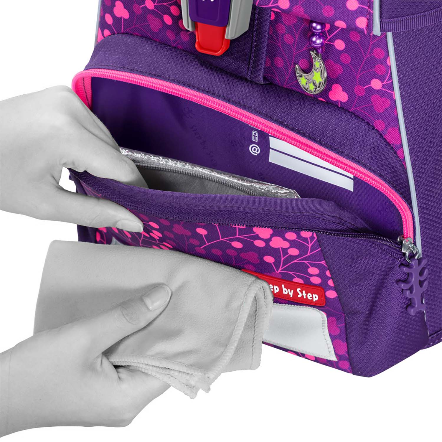 Step-by-Step_Space-SHINE-Schulranzen-Set_00213554_Butterfly-Night-Ina_16