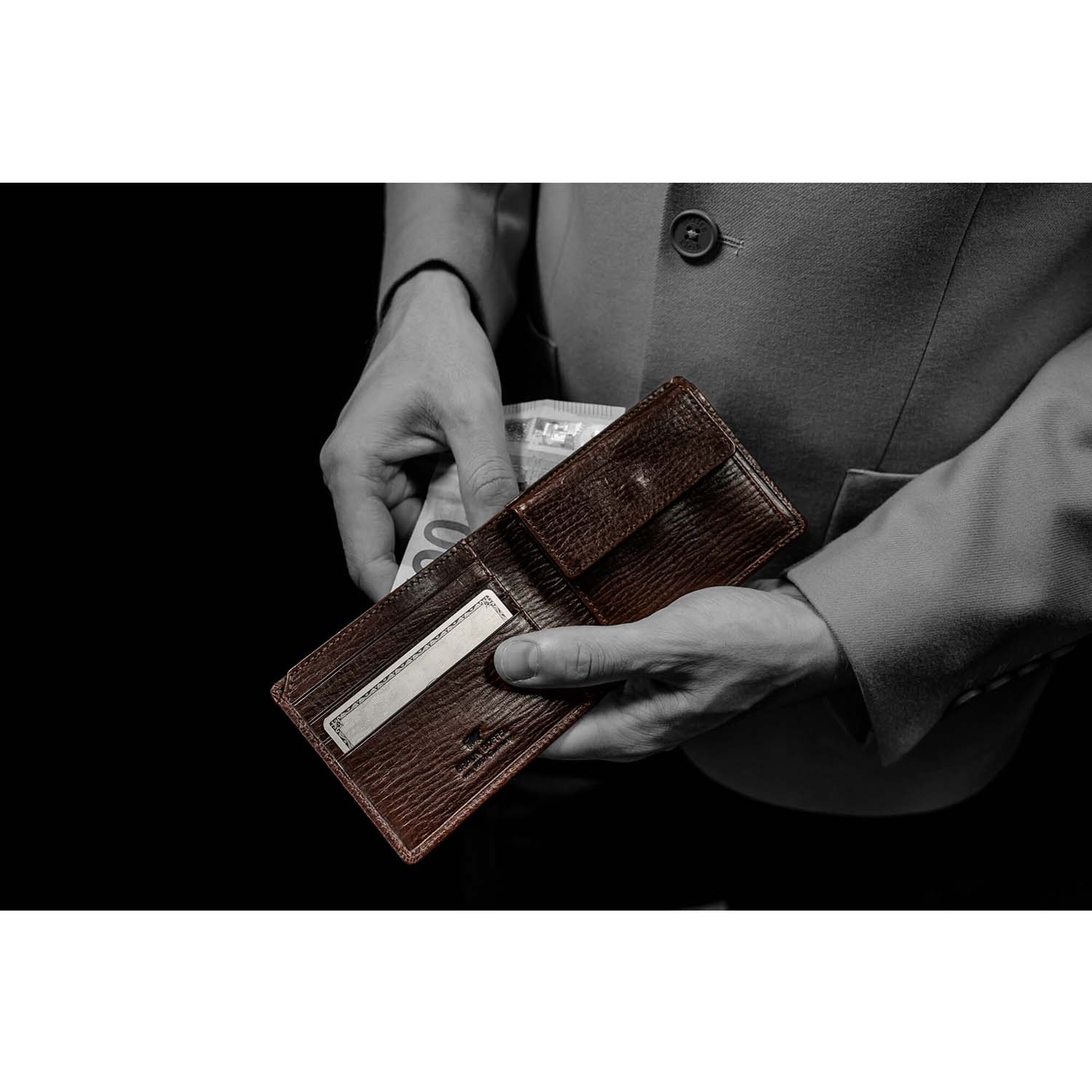 Braun-Buffel_BENEDIKT-RFID-Geldborse-4-3CS_82132-418-020_dunkelbraun_06