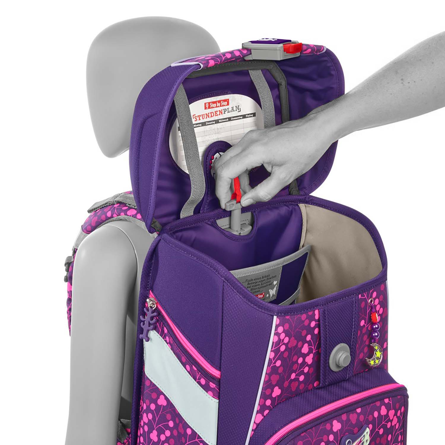 Step-by-Step_Space-SHINE-Schulranzen-Set_00213554_Butterfly-Night-Ina_14